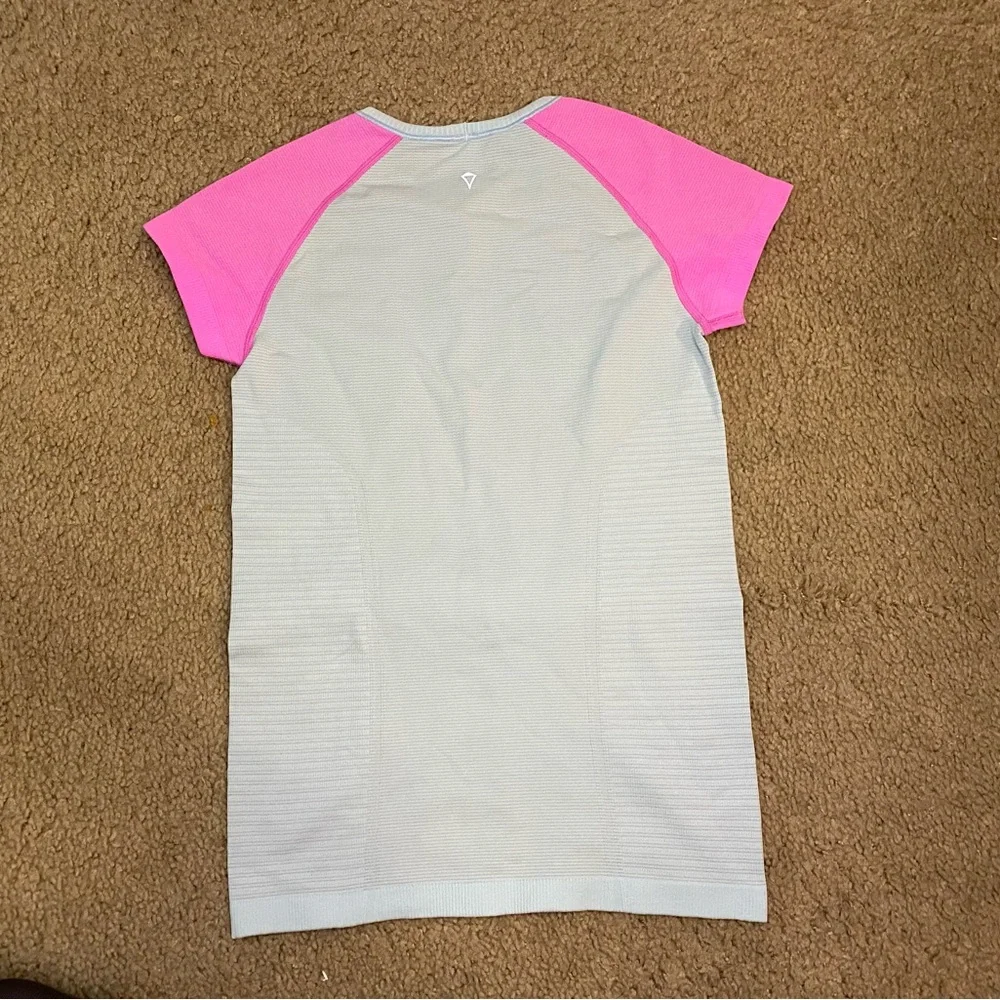 Lululemon Girls Ivivva Fly Tech Short Sleeve Top Athletic Athleisure size 12